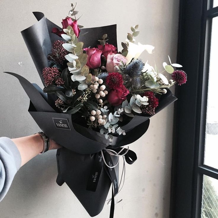 Какие цветы дарят мужчинам на день рождения?